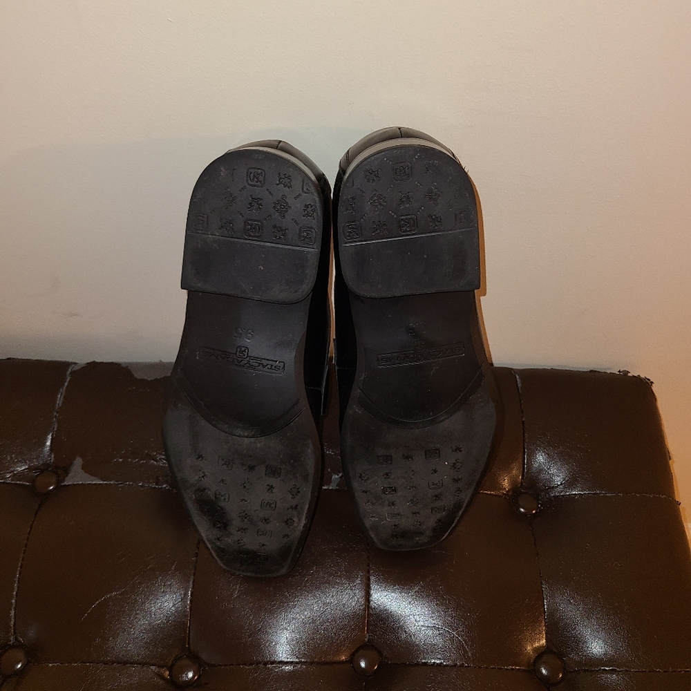 Shoes - Picture 4 of 4